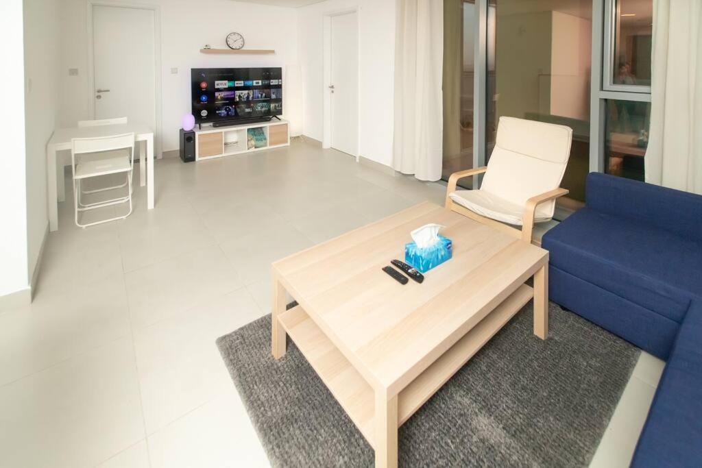Beautiful 1-bedroom Apartment *