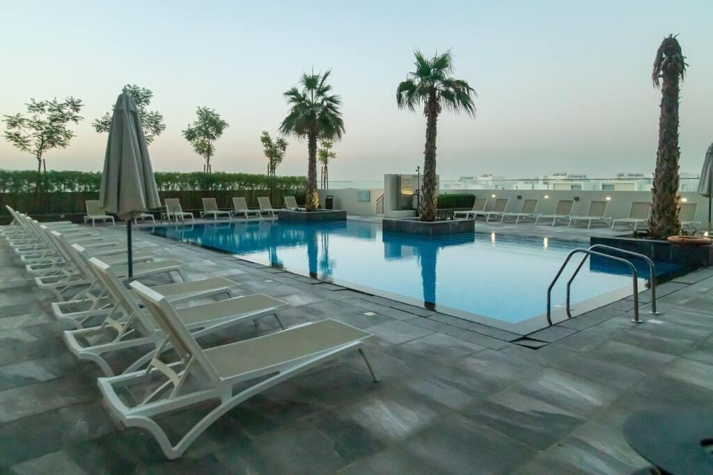 Beautiful 1-bedroom Apartment *